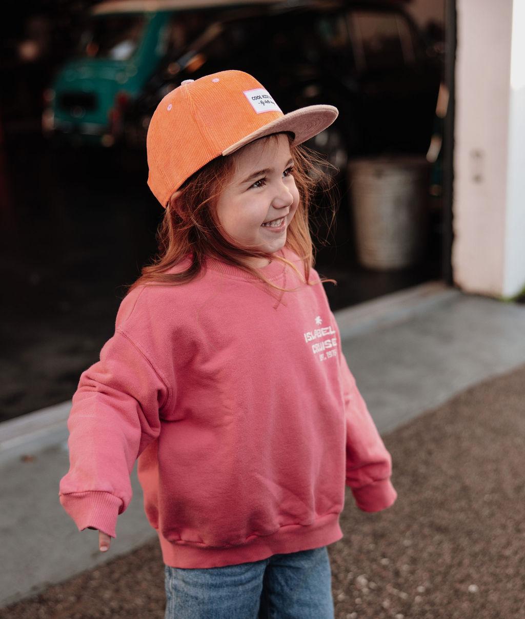 Enfant avec casquette velours orange Sweet Mandarine – vue de profil droit – Hello Hossy
