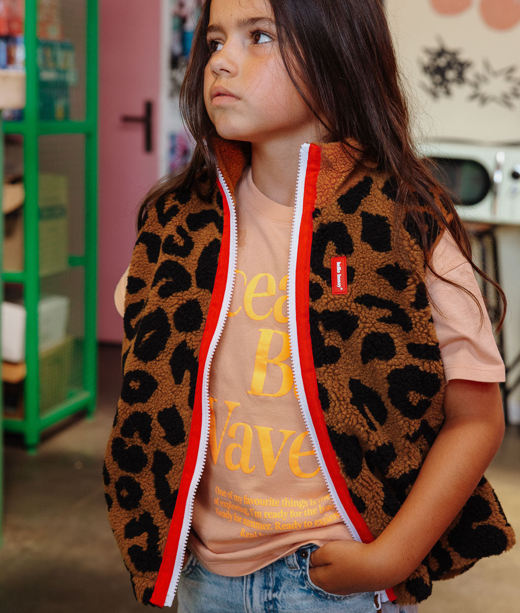 Kinder-Fleeceweste braun Leopardenmuster roter zip Hello Hossy
