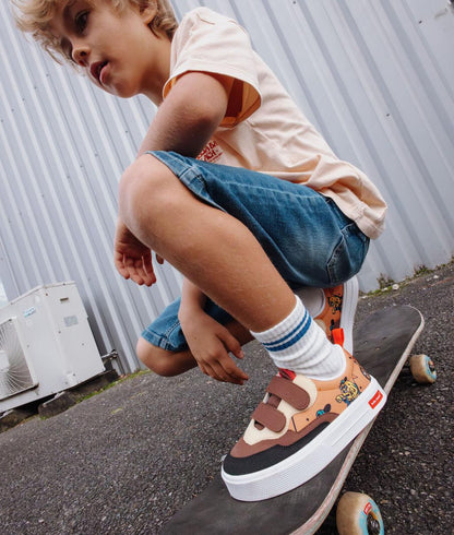Kinder-Sneakers Braun Beige Mascots-Fahrrad-Aufdruck weiße Sohle Hello Hossy