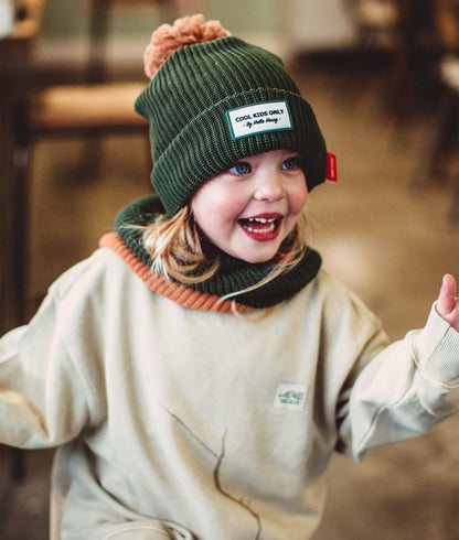 Bonnet Enfants Color Block Forest, avec pompon, doublure polaire, coton biologique, dès 9 mois, Cool Kids Only !