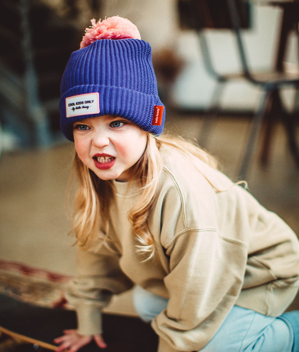 Bonnet Enfants Color Block Açaï, avec pompon, doublure polaire, coton biologique, dès 9 mois, Cool Kids Only !