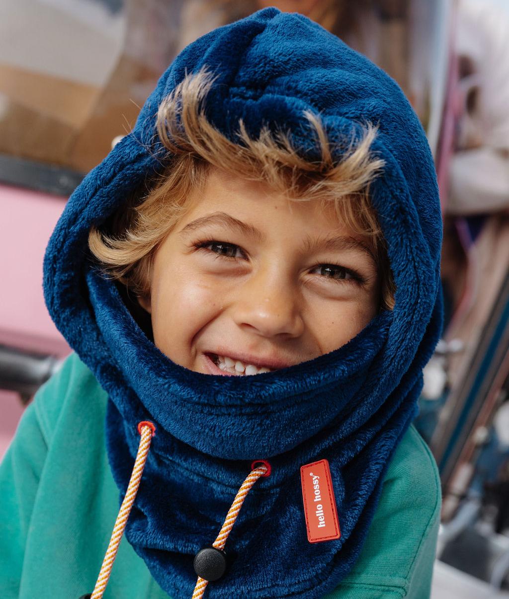 Kinder-Sturmhaube in Blau aus Fleece mit verstellbaren Bändern und Hello Hossy-Label