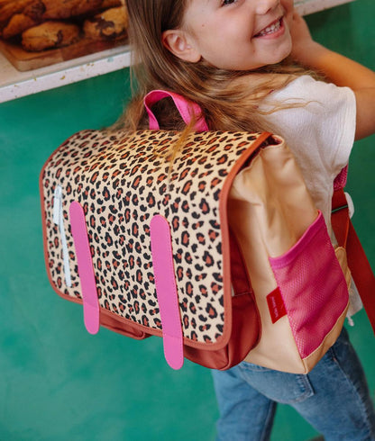 Cartable enfant beige motif léopard détails roses Hello Hossy