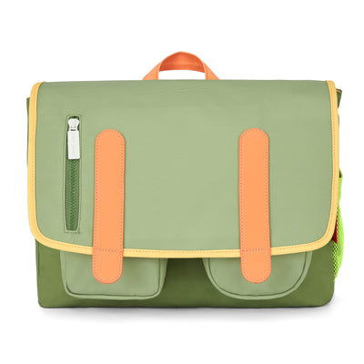 Grüne Kinderschultasche mit orangefarbenen Details und Vordertaschen Hello Hossy