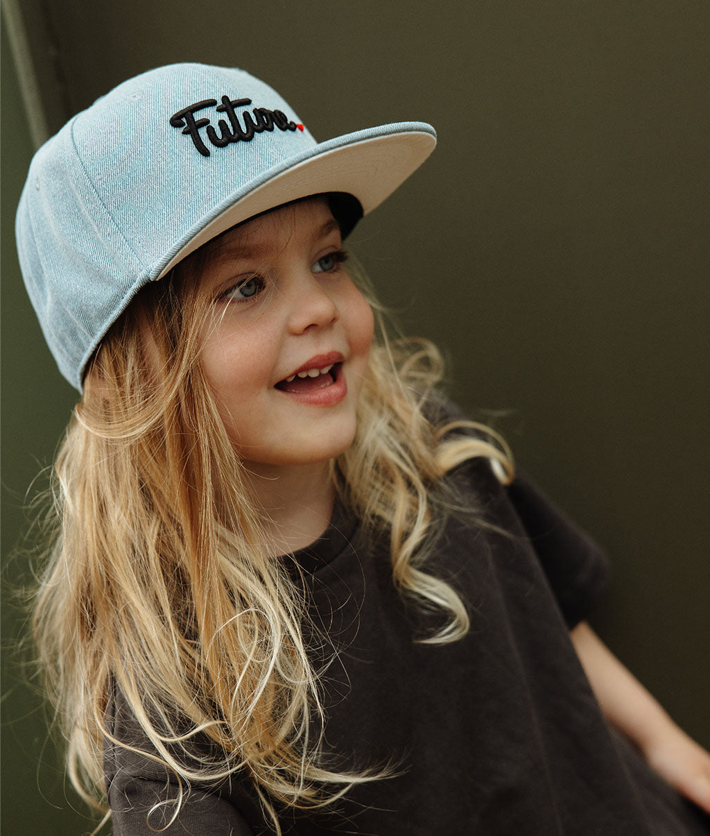 Casquette Enfants Jean Future, visière plate, coton biologique, certifiée Oeko-Tex, dès 9 mois, Cool Kids Only !