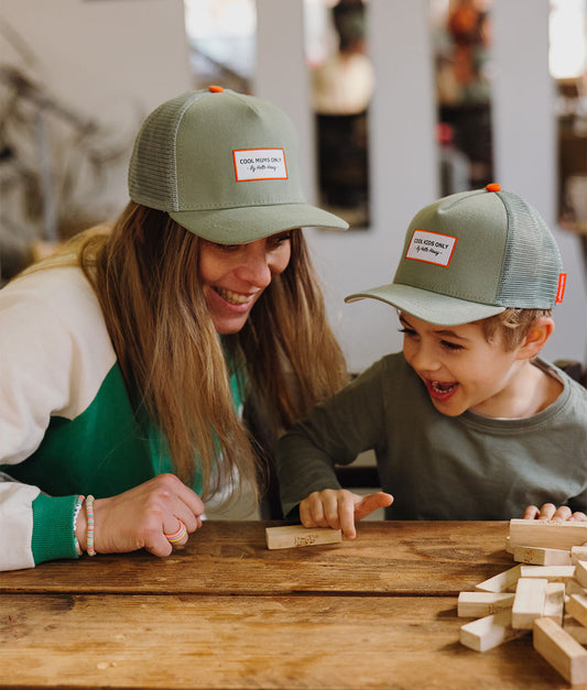 Casquette Parents-Enfants Mini Olive, style Trucker, matchy-matchy, éco-responsable, dès 9 mois, Cool Kids Only !