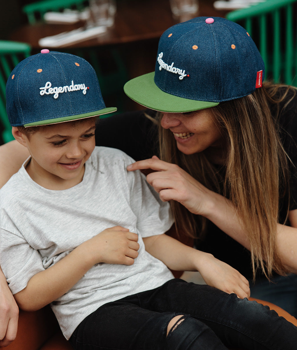 Casquette Mamans-Enfants Jean Legendary, visière plate, coton biologique, certifiée Oeko-Tex, dès 9 mois, Cool Kids Only !