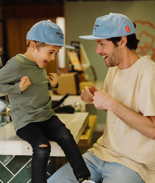 Casquette Parents-Enfants Mini Açaï, visière plate, velours, matchy-matchy, dès 9 mois, Cool Kids Only !