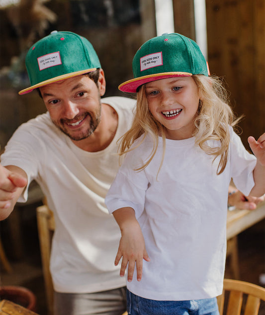 Casquette Parents-Enfants Sweet Rainbow, visière plate, velours, matchy-matchy, dès 9 mois, Cool Kids Only !