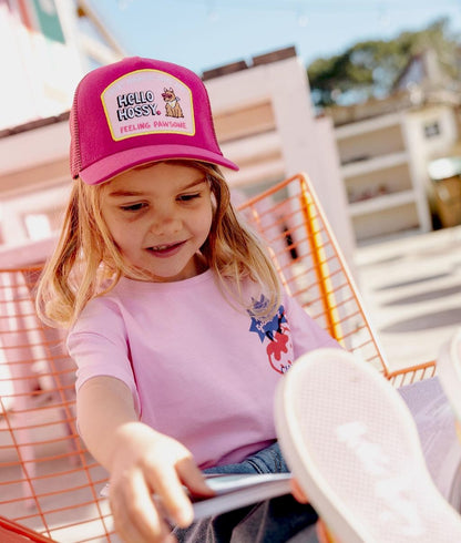 Cap Trucker Fuchsia, gebogener Schirm, Hunde-Patch Hello Hossy