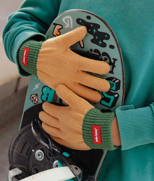 Kinder-Handschuhe Camel grün Rippenbündchen Etikett Hello Hossy
