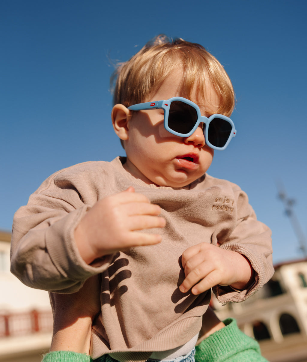 Sonnenbrillen Kinder blau quadratische Gestellform dickes Brillengestell Hello Hossy
