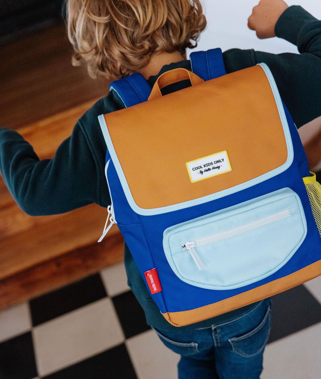 Sac à dos enfant bleu marron poche zip Hello Hossy