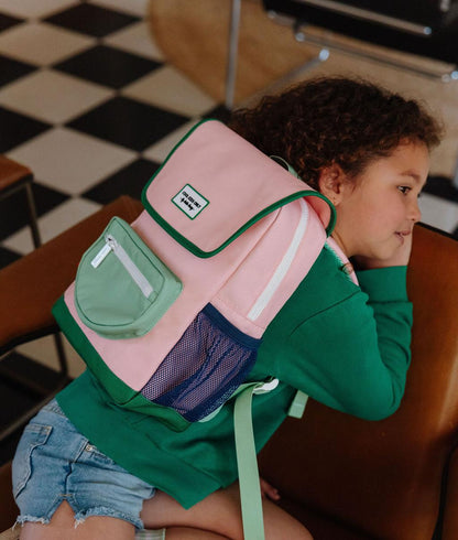 Rucksack Kind Rosa grüne Details Netztasche Hello Hossy