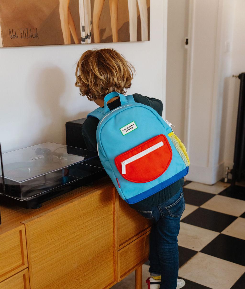 Sac à dos enfant bleu détail poche rouge Hello Hossy
