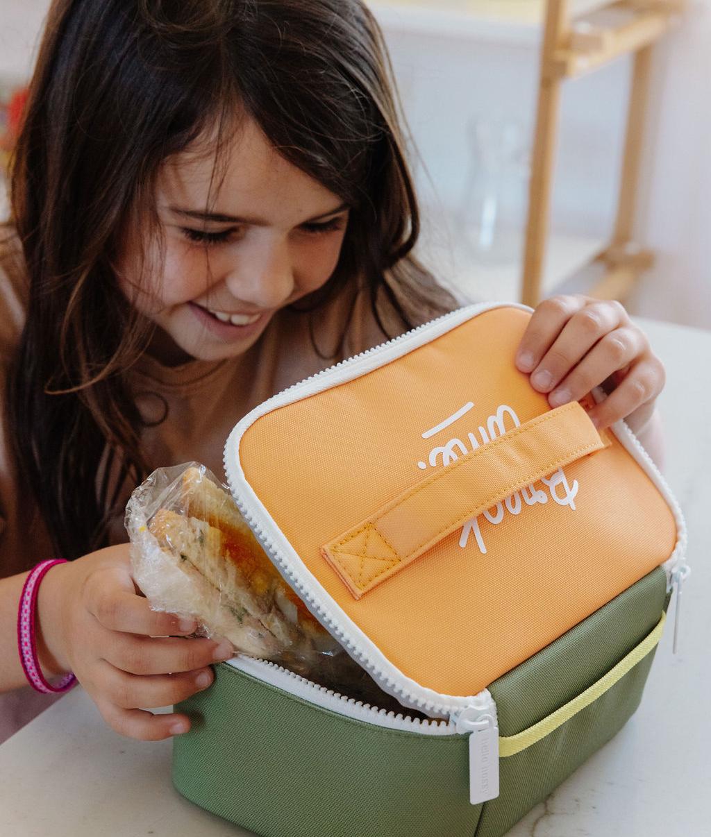 Sac repas enfant vert et orange poignée inscription Hello Hossy