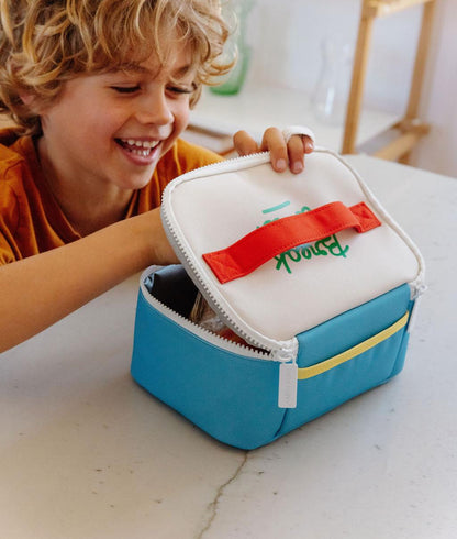 Sac repas enfant bleu poignée rouge inscription verte Hello Hossy