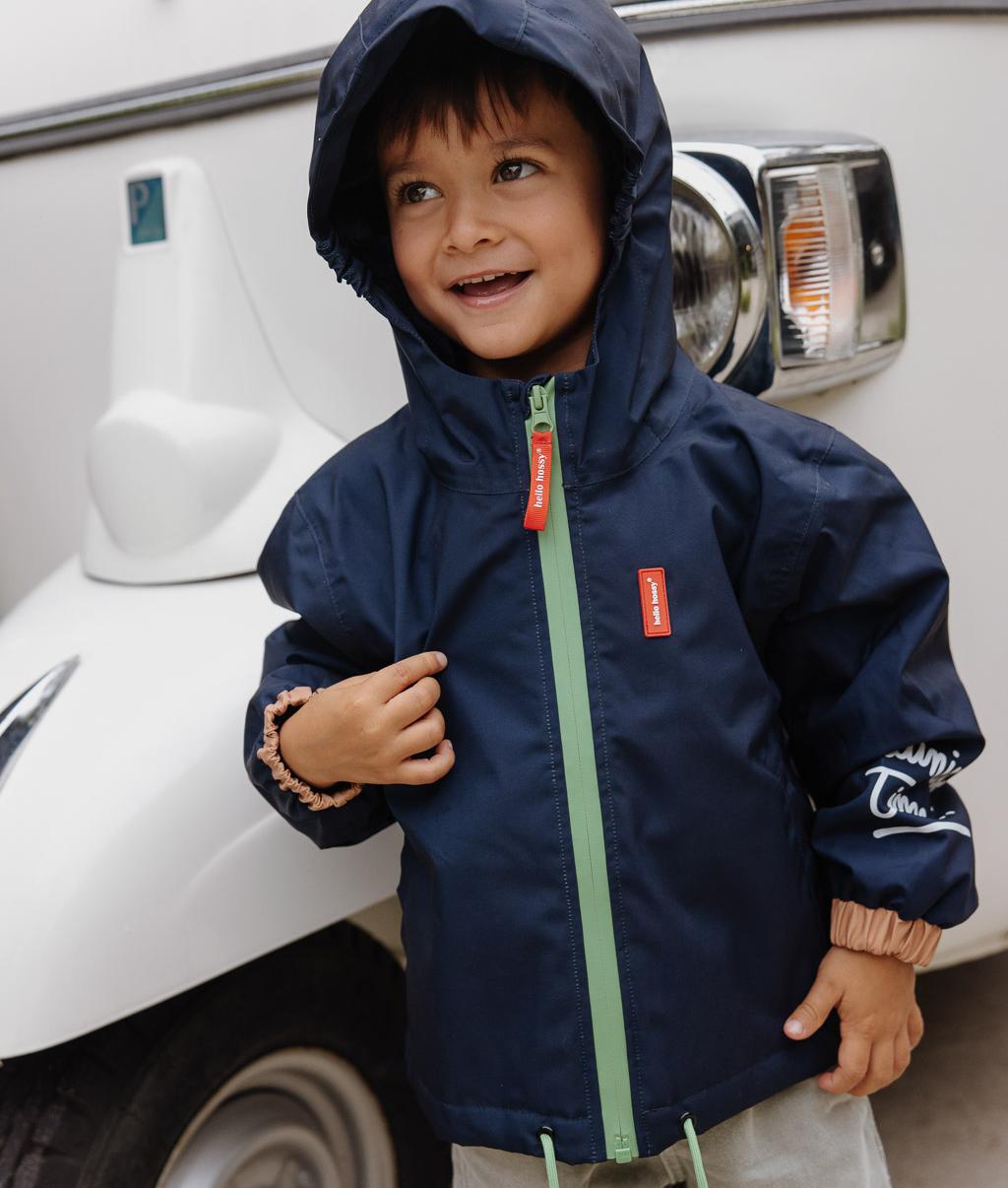 Kinderwinterjacke marineblau mit grünem Reißverschluss und Kapuze Hello Hossy