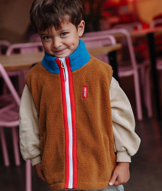 Fleeceweste für Kinder Camel blau rotes Reißverschluss-Detail Hello Hossy